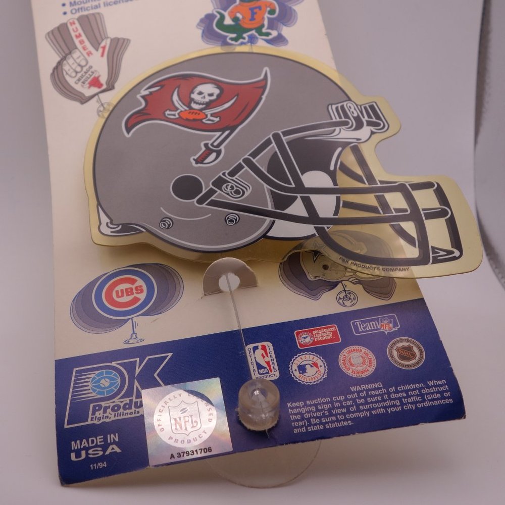 Tampa Bay Buccaneers Fan Waves Suction Cup Mounted Window Sign New w/ Packaging